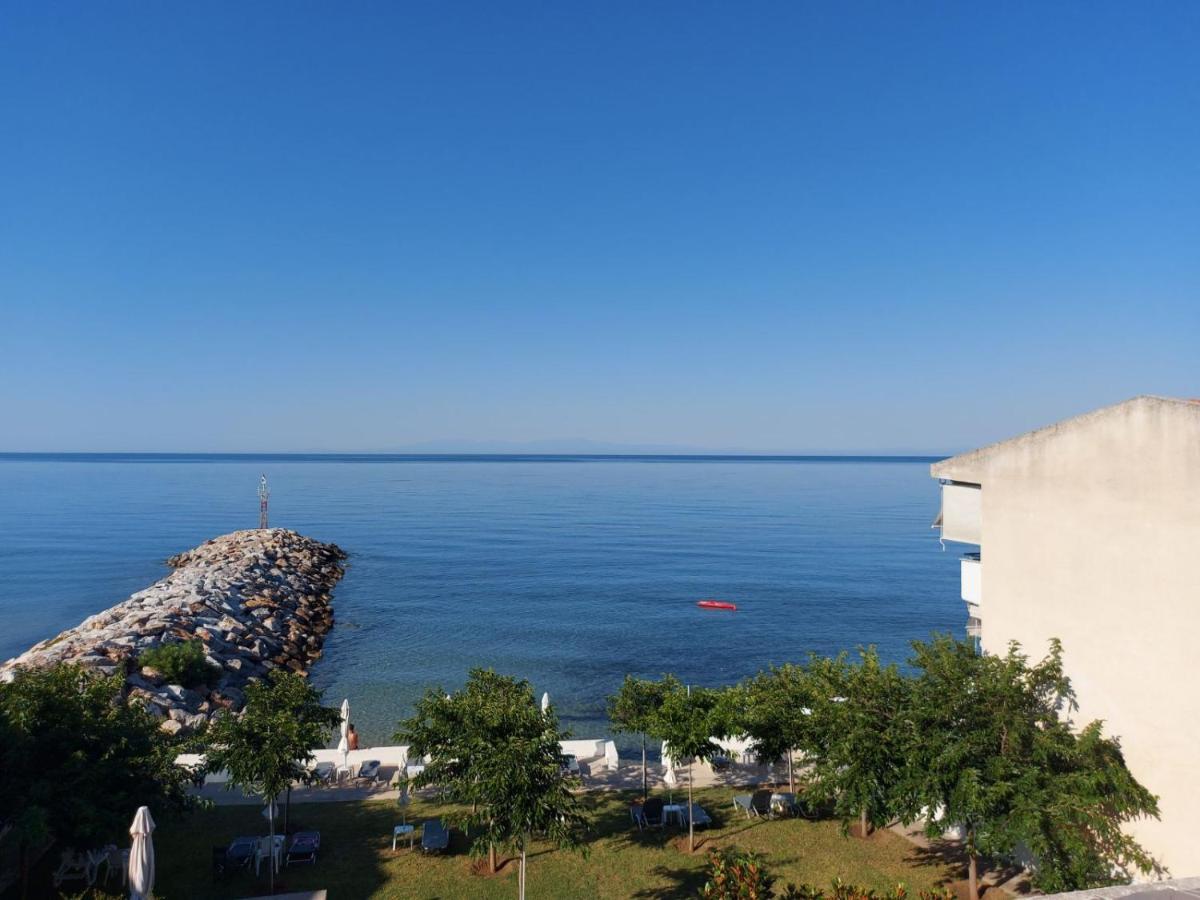 Апарт готель Pansion Alexandros By The Sea Неа-Скіоні Екстер'єр фото